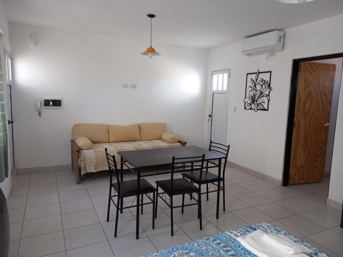 Departamentos Temporarios Raul B. Diaz Apartment Санта Роса Екстериор снимка
