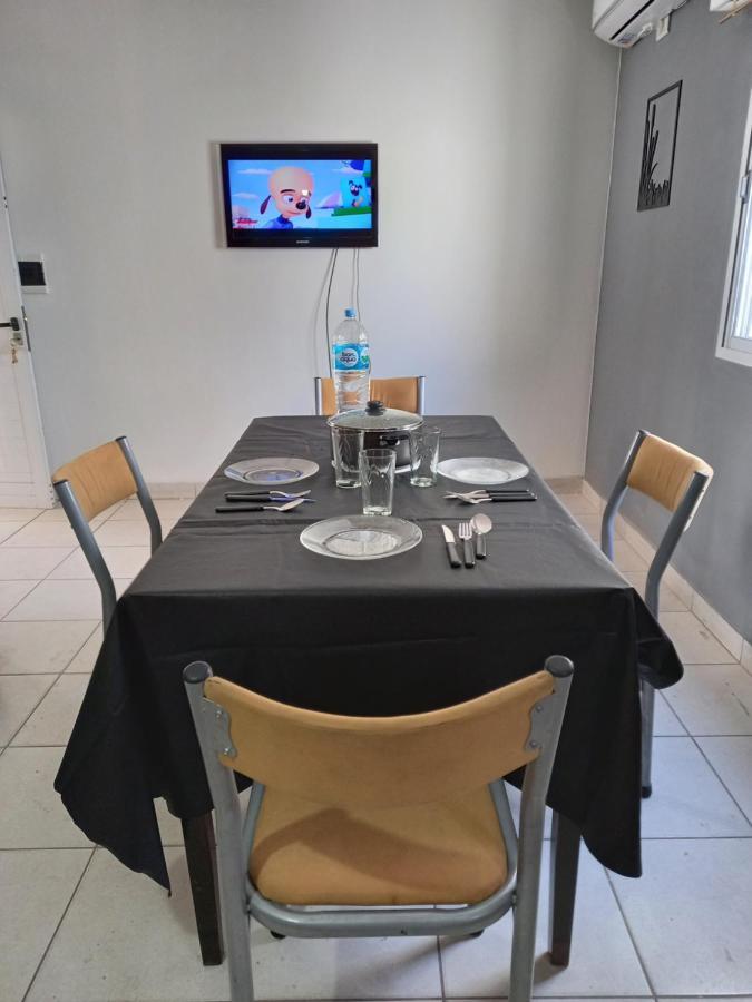 Departamentos Temporarios Raul B. Diaz Apartment Санта Роса Екстериор снимка